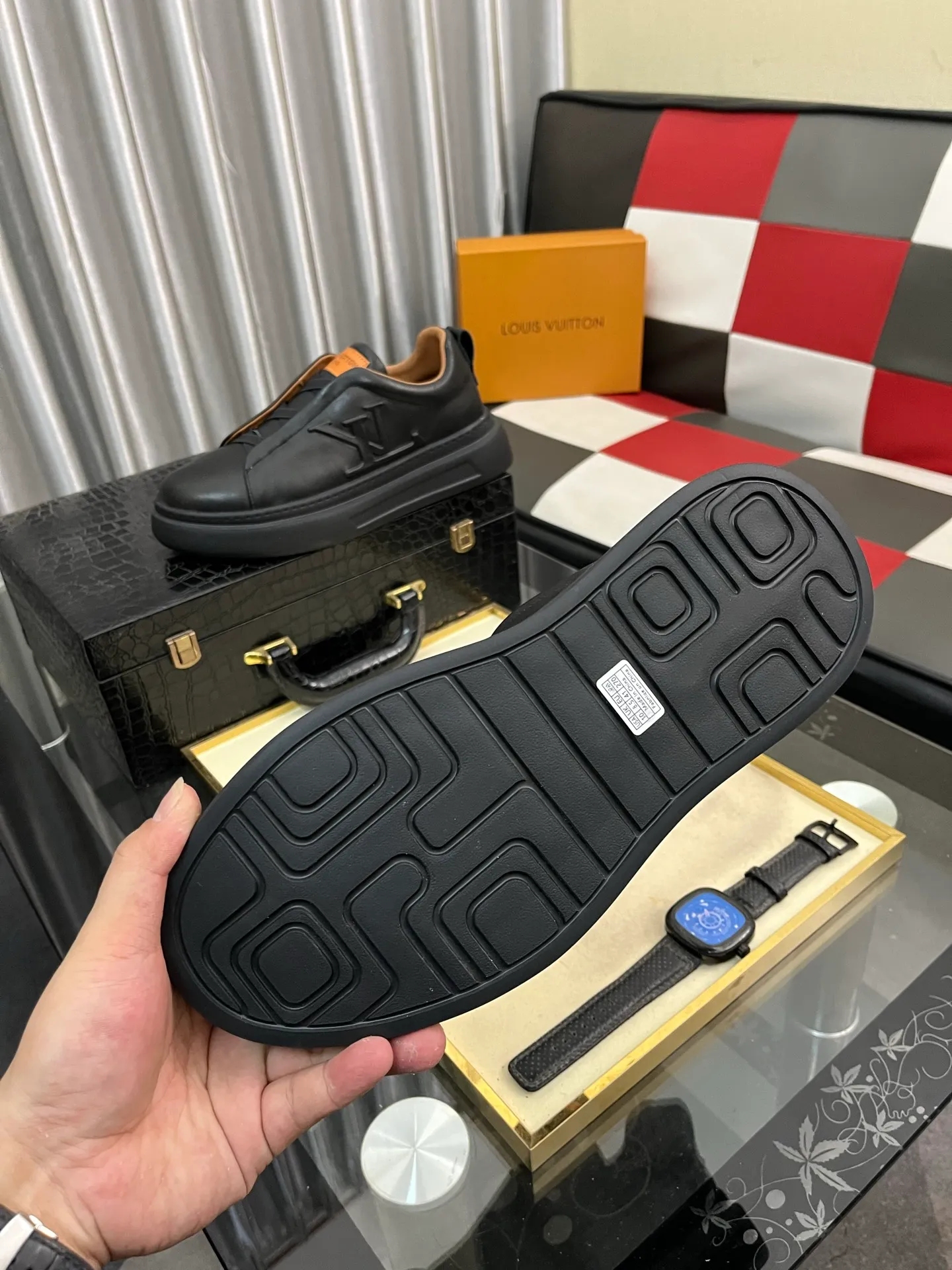 Men's shoes 💰480⌚️⌚️LV Louis Vuitton. The latest fashionable casual shoes are popular in physical stores. New spring and summer comfortable imported custom original cowhide, unique jacquard fabric element design. With sheepskin lining, Lv original bottom, [sun][sun] high-end packaging and high quality💪Details determine the quality, you can enter and leave the counter at will, the code number is 38-442️⃣colors available